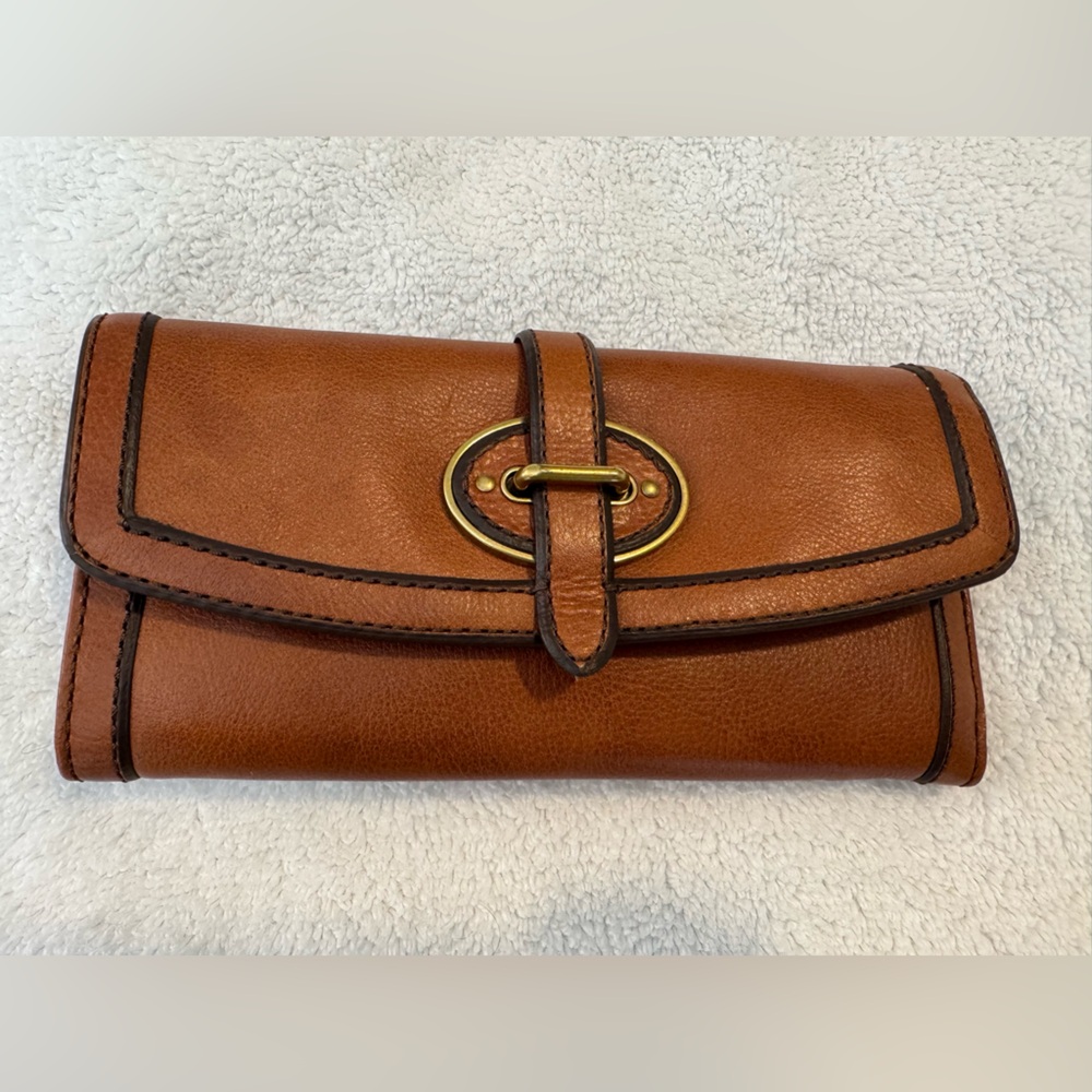 Elegant Fossil Brown Leather Women's Wallet
